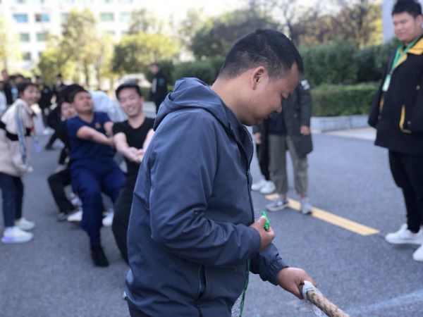 一根繩、一條心、一塊拼、一起贏
