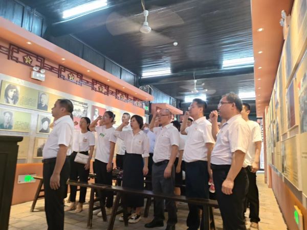 重溫黨史擔使命  接續(xù)奮斗建新功