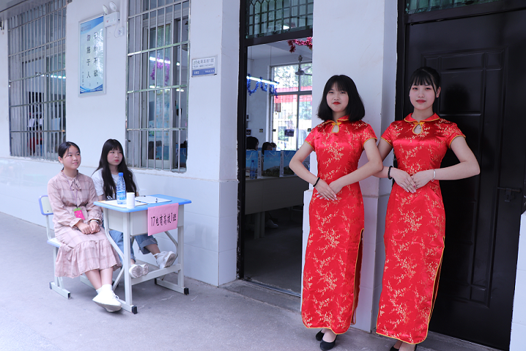 現(xiàn)代物流系“攜手并進，共贏未來”主題家長會召開
