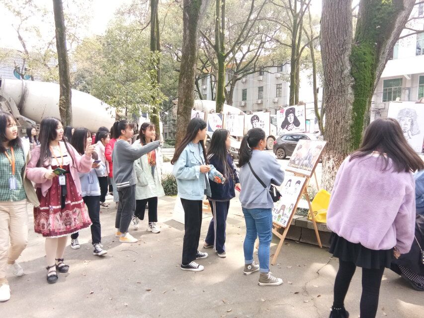 模具設(shè)計(jì)與制造系雷鋒月宣傳畫(huà)展成功舉辦