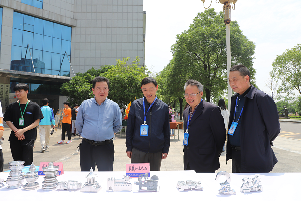 技能展示秀風(fēng)采！衡陽技師學(xué)院舉辦“開放校園日”活動